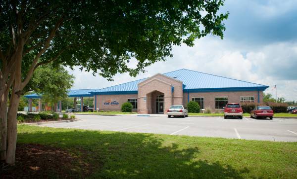 exterior view of the 9 Mile Road branch