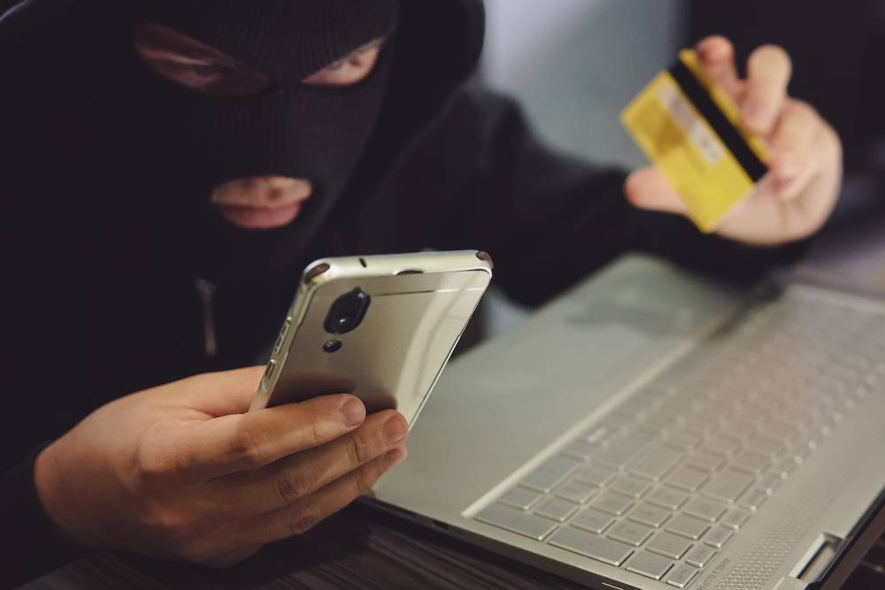 Computer Robber Don’t Be Fooled: How to Stop Spoofing Scams | Gulf Winds Blog: Save ...